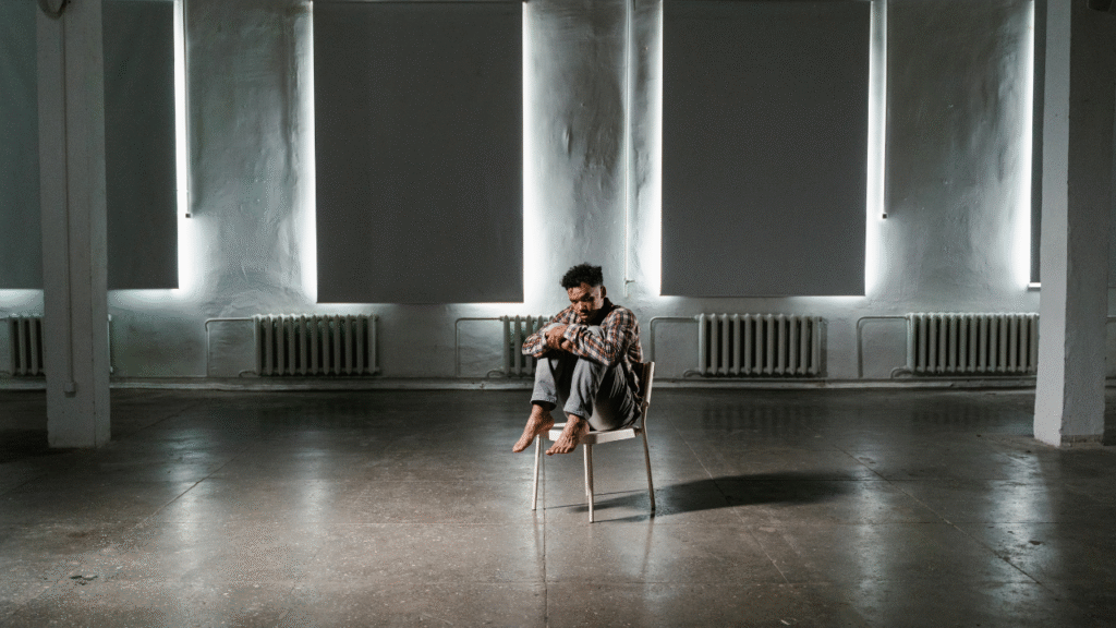 light green and black modern finance blog youtube thumbnails (5)